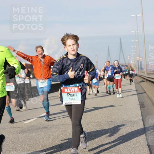 03.10.2025 - Köhlbrandbrückenlauf Jannik Wohlers http://msf.ph/oto/9094616 03.10.2025 10:01:09 Position 3 1549, 1548 meine-sportfotos.de