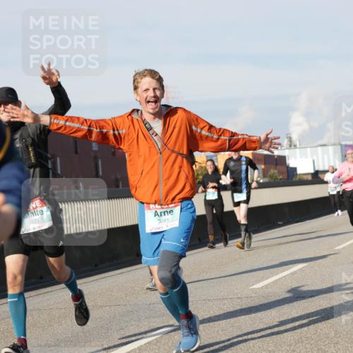 03.10.2025 - Köhlbrandbrückenlauf Jannik Wohlers http://msf.ph/oto/9094640 03.10.2025 10:01:11 Position 3 1031, 3281 meine-sportfotos.de