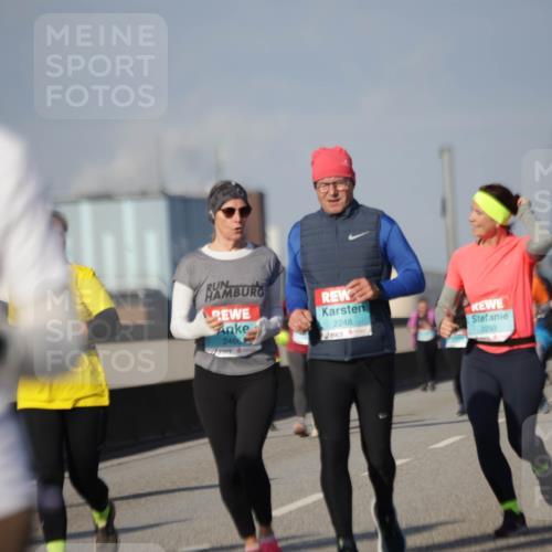 03.10.2025 - Köhlbrandbrückenlauf Jannik Wohlers http://msf.ph/oto/9094653 03.10.2025 10:12:56 Position 3 2466, 2248, 2299 meine-sportfotos.de
