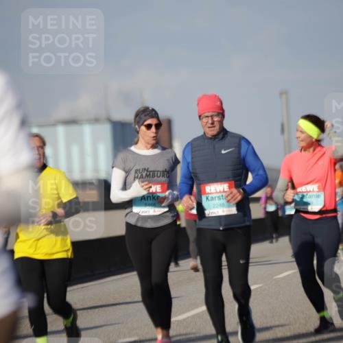 03.10.2025 - Köhlbrandbrückenlauf Jannik Wohlers http://msf.ph/oto/9094658 03.10.2025 10:12:56 Position 3 2466, 2248 meine-sportfotos.de