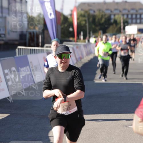 03.10.2025 - Köhlbrandbrückenlauf Jannik Wohlers http://msf.ph/oto/9094665 03.10.2025 13:20:39 Ziel 4269, 4476, 4646, 4790, 4859, 5488, 5543, 5631, 5918, 5920, 6777, 6807 meine-sportfotos.de