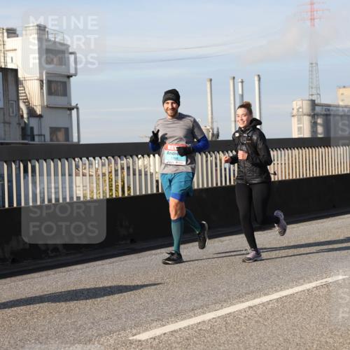 03.10.2025 - Köhlbrandbrückenlauf Lena Gebhardt http://msf.ph/oto/9094667 03.10.2025 10:09:23 Position 2 1769 meine-sportfotos.de