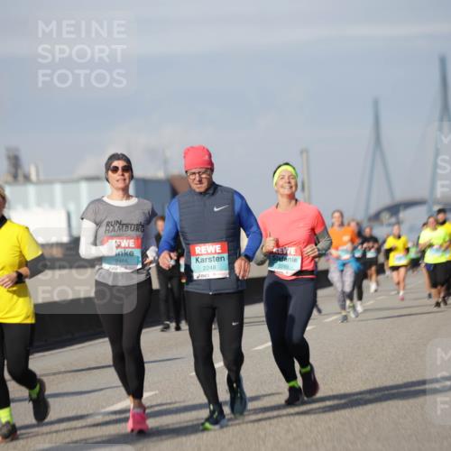 03.10.2025 - Köhlbrandbrückenlauf Jannik Wohlers http://msf.ph/oto/9094672 03.10.2025 10:12:57 Position 3 2466, 2248, 2299 meine-sportfotos.de