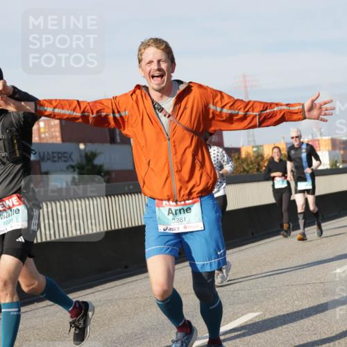 03.10.2025 - Köhlbrandbrückenlauf Jannik Wohlers http://msf.ph/oto/9094676 03.10.2025 10:01:11 Position 3 1031, 3281 meine-sportfotos.de
