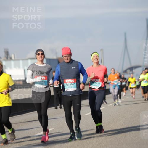 03.10.2025 - Köhlbrandbrückenlauf Jannik Wohlers http://msf.ph/oto/9094678 03.10.2025 10:12:57 Position 3 2466, 2248, 2299 meine-sportfotos.de