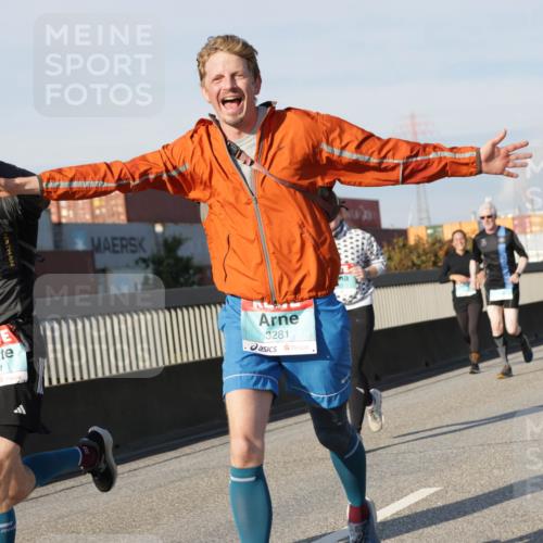 03.10.2025 - Köhlbrandbrückenlauf Jannik Wohlers http://msf.ph/oto/9094686 03.10.2025 10:01:11 Position 3 1031, 3281 meine-sportfotos.de