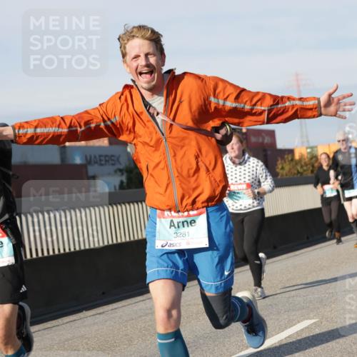 03.10.2025 - Köhlbrandbrückenlauf Jannik Wohlers http://msf.ph/oto/9094699 03.10.2025 10:01:11 Position 3 1031, 3281 meine-sportfotos.de