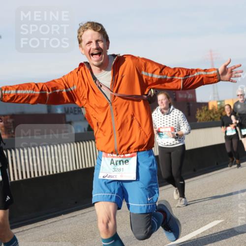 03.10.2025 - Köhlbrandbrückenlauf Jannik Wohlers http://msf.ph/oto/9094703 03.10.2025 10:01:11 Position 3 1031, 3281 meine-sportfotos.de