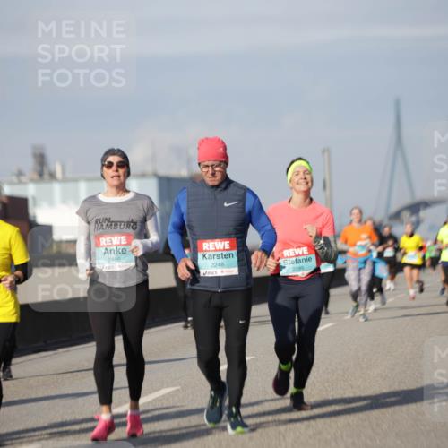 03.10.2025 - Köhlbrandbrückenlauf Jannik Wohlers http://msf.ph/oto/9094709 03.10.2025 10:12:58 Position 3 2466, 2248, 2299 meine-sportfotos.de