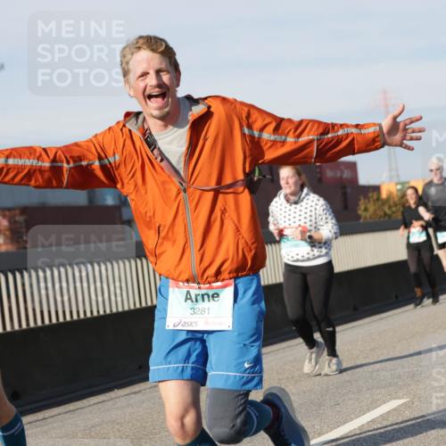 03.10.2025 - Köhlbrandbrückenlauf Jannik Wohlers http://msf.ph/oto/9094711 03.10.2025 10:01:11 Position 3 1031, 3281 meine-sportfotos.de