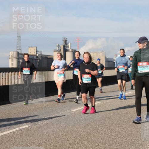 03.10.2025 - Köhlbrandbrückenlauf Lena Gebhardt http://msf.ph/oto/9094714 03.10.2025 10:09:24 Position 2 2504, 2271 meine-sportfotos.de