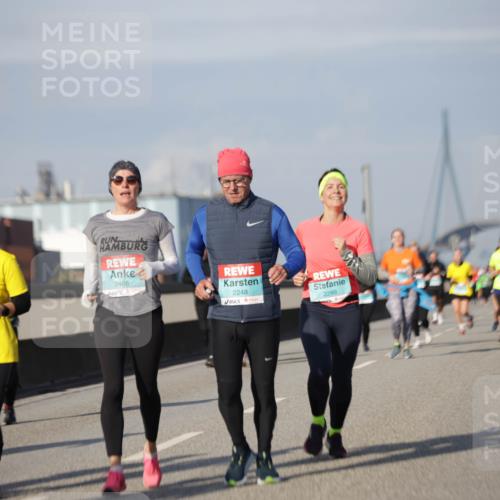 03.10.2025 - Köhlbrandbrückenlauf Jannik Wohlers http://msf.ph/oto/9094716 03.10.2025 10:12:58 Position 3 2466, 2248, 2299 meine-sportfotos.de