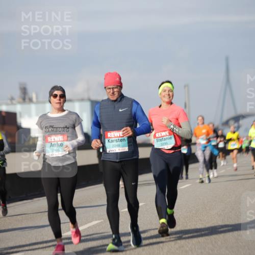 03.10.2025 - Köhlbrandbrückenlauf Jannik Wohlers http://msf.ph/oto/9094727 03.10.2025 10:12:58 Position 3 2466, 2248, 2299 meine-sportfotos.de