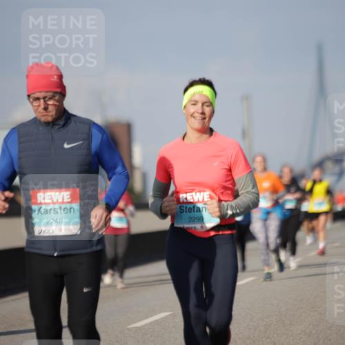 03.10.2025 - Köhlbrandbrückenlauf Jannik Wohlers http://msf.ph/oto/9094736 03.10.2025 10:12:59 Position 3 2488, 2248, 2299 meine-sportfotos.de