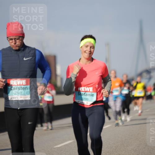 03.10.2025 - Köhlbrandbrückenlauf Jannik Wohlers http://msf.ph/oto/9094748 03.10.2025 10:12:59 Position 3 2248, 2299 meine-sportfotos.de