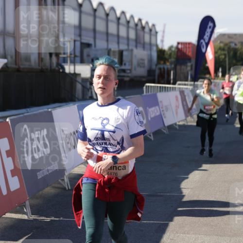 03.10.2025 - Köhlbrandbrückenlauf Jannik Wohlers http://msf.ph/oto/9094751 03.10.2025 13:20:42 Ziel 4269, 4476, 4646, 4709, 4790, 5480, 5488, 5543, 5774, 5918, 5920, 6777, 6807 meine-sportfotos.de