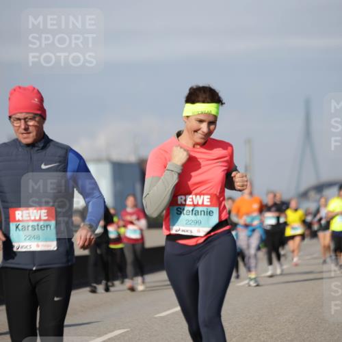 03.10.2025 - Köhlbrandbrückenlauf Jannik Wohlers http://msf.ph/oto/9094773 03.10.2025 10:12:59 Position 3 68, 66, 2248, 2299 meine-sportfotos.de