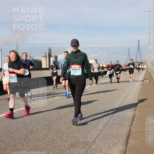 03.10.2025 - Köhlbrandbrückenlauf Lena Gebhardt http://msf.ph/oto/9094803 03.10.2025 10:09:26 Position 2 2504, 2271 meine-sportfotos.de