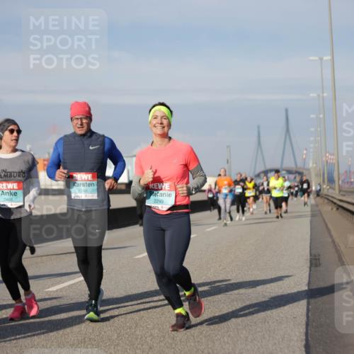 03.10.2025 - Köhlbrandbrückenlauf Jannik Wohlers http://msf.ph/oto/9094816 03.10.2025 10:13:00 Position 3 2466, 2248, 2299 meine-sportfotos.de
