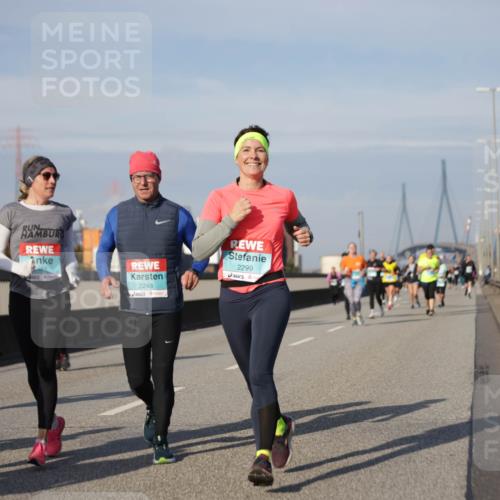 03.10.2025 - Köhlbrandbrückenlauf Jannik Wohlers http://msf.ph/oto/9094820 03.10.2025 10:13:00 Position 3 2248, 2299 meine-sportfotos.de