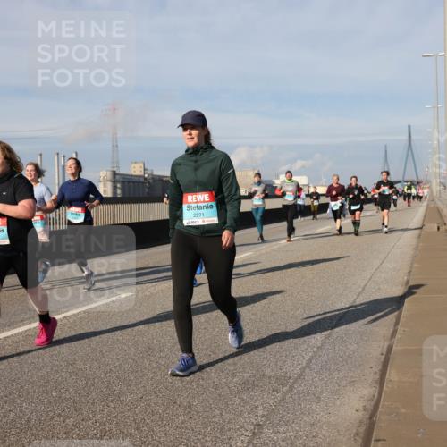 03.10.2025 - Köhlbrandbrückenlauf Lena Gebhardt http://msf.ph/oto/9094831 03.10.2025 10:09:26 Position 2 2271, 2504 meine-sportfotos.de