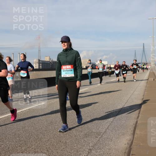 03.10.2025 - Köhlbrandbrückenlauf Lena Gebhardt http://msf.ph/oto/9094837 03.10.2025 10:09:26 Position 2 2504, 2271 meine-sportfotos.de