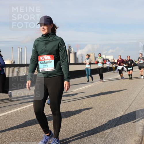 03.10.2025 - Köhlbrandbrückenlauf Lena Gebhardt http://msf.ph/oto/9094849 03.10.2025 10:09:27 Position 2 2271 meine-sportfotos.de