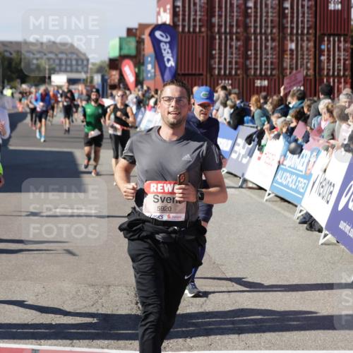 03.10.2025 - Köhlbrandbrückenlauf Jannik Wohlers http://msf.ph/oto/9094875 03.10.2025 13:20:45 Ziel 4476, 4646, 4709, 5480, 5488, 5774, 5918, 5920, 6703, 6777, 6807 meine-sportfotos.de