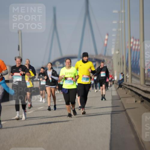 03.10.2025 - Köhlbrandbrückenlauf Jannik Wohlers http://msf.ph/oto/9094878 03.10.2025 10:13:02 Position 3  meine-sportfotos.de