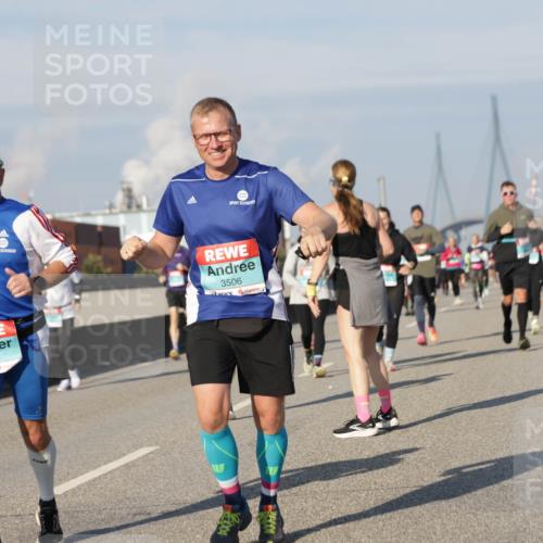 03.10.2025 - Köhlbrandbrückenlauf Jannik Wohlers http://msf.ph/oto/9094884 03.10.2025 10:01:15 Position 3 3506, 3505 meine-sportfotos.de