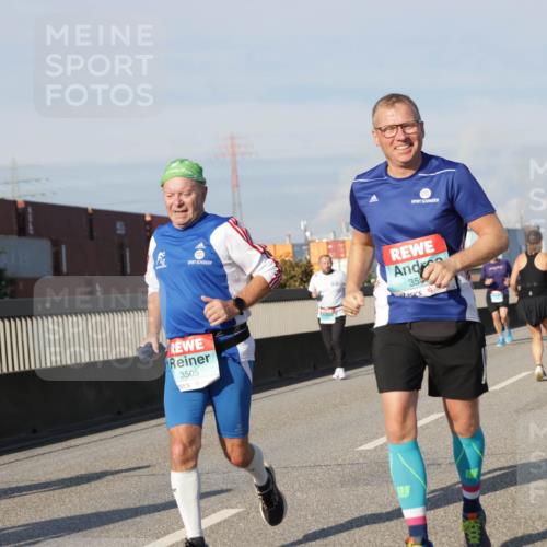 03.10.2025 - Köhlbrandbrückenlauf Jannik Wohlers http://msf.ph/oto/9094902 03.10.2025 10:01:16 Position 3 17, 3505, 350 meine-sportfotos.de