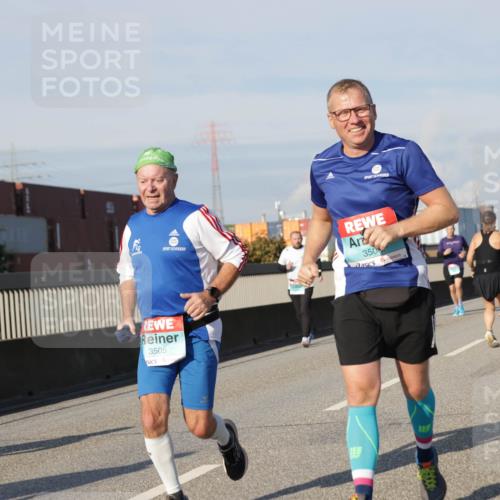03.10.2025 - Köhlbrandbrückenlauf Jannik Wohlers http://msf.ph/oto/9094907 03.10.2025 10:01:16 Position 3 350, 3505 meine-sportfotos.de
