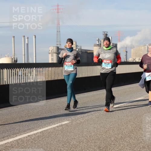 03.10.2025 - Köhlbrandbrückenlauf Lena Gebhardt http://msf.ph/oto/9094910 03.10.2025 10:09:30 Position 2 2212, 244, 2365, 2116 meine-sportfotos.de