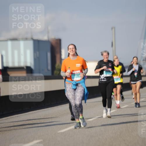 03.10.2025 - Köhlbrandbrückenlauf Jannik Wohlers http://msf.ph/oto/9094917 03.10.2025 10:13:03 Position 3 2338 meine-sportfotos.de