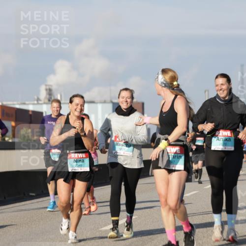 03.10.2025 - Köhlbrandbrückenlauf Jannik Wohlers http://msf.ph/oto/9094936 03.10.2025 10:01:18 Position 3 2349, 1831, 247, 2670 meine-sportfotos.de