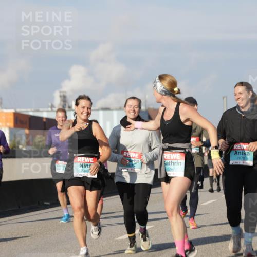 03.10.2025 - Köhlbrandbrückenlauf Jannik Wohlers http://msf.ph/oto/9094958 03.10.2025 10:01:19 Position 3 2349, 831, 2247, 2670, 3765 meine-sportfotos.de