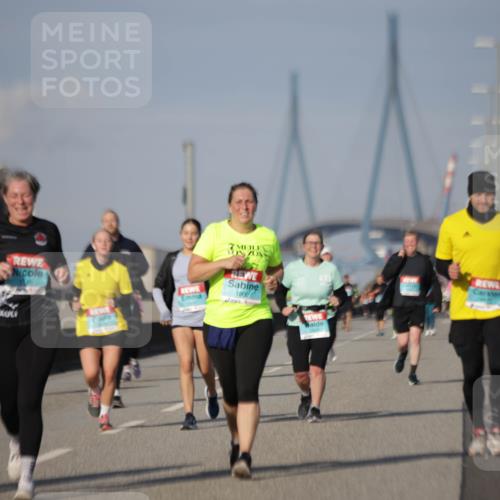 03.10.2025 - Köhlbrandbrückenlauf Jannik Wohlers http://msf.ph/oto/9094973 03.10.2025 10:13:07 Position 3 1800 meine-sportfotos.de