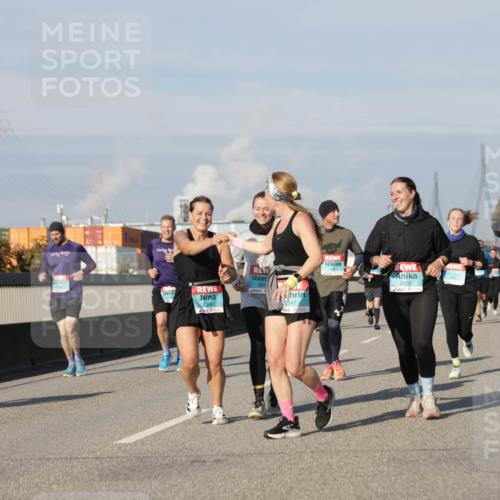03.10.2025 - Köhlbrandbrückenlauf Jannik Wohlers http://msf.ph/oto/9094998 03.10.2025 10:01:19 Position 3 2349, 1831, 2247, 2670 meine-sportfotos.de