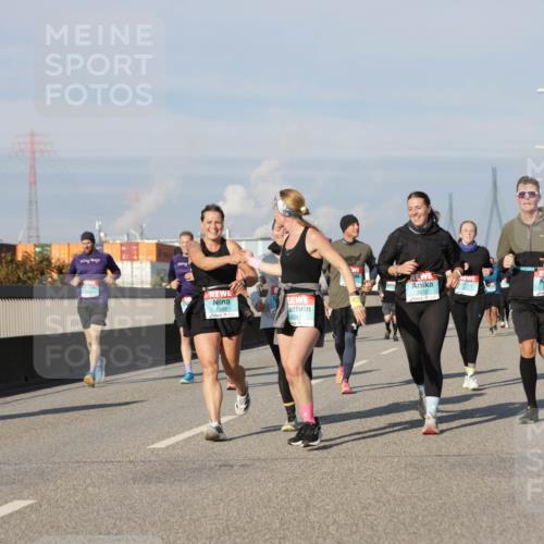 03.10.2025 - Köhlbrandbrückenlauf Jannik Wohlers http://msf.ph/oto/9095009 03.10.2025 10:01:19 Position 3 2670, 2349, 2247 meine-sportfotos.de