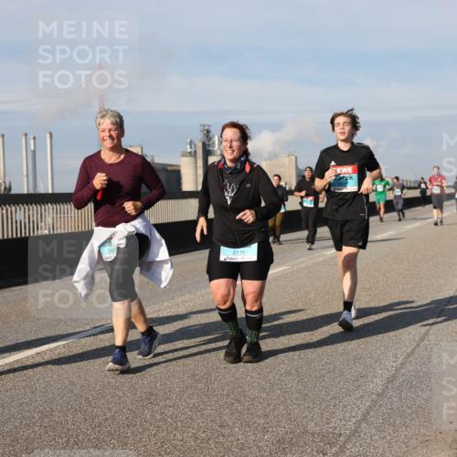 03.10.2025 - Köhlbrandbrückenlauf Lena Gebhardt http://msf.ph/oto/9095011 03.10.2025 10:09:32 Position 2 2965, 243, 2116 meine-sportfotos.de