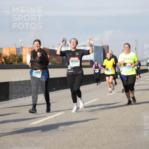 03.10.2025 - Köhlbrandbrückenlauf Jannik Wohlers http://msf.ph/oto/9095014 03.10.2025 10:13:09 Position 3 1749, 2041 meine-sportfotos.de