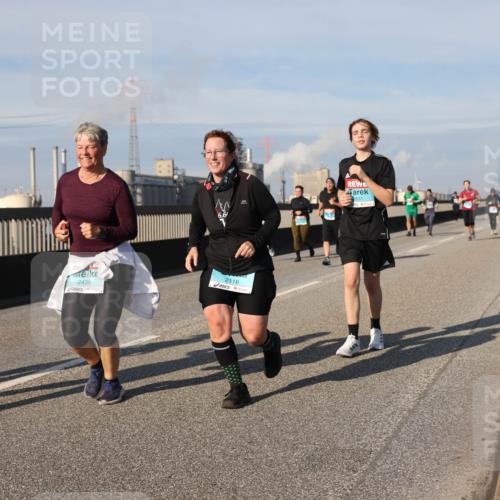 03.10.2025 - Köhlbrandbrückenlauf Lena Gebhardt http://msf.ph/oto/9095020 03.10.2025 10:09:32 Position 2 2436, 2116 meine-sportfotos.de
