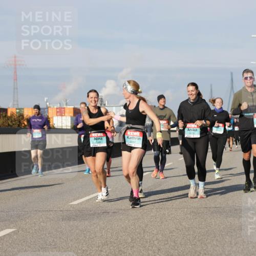 03.10.2025 - Köhlbrandbrückenlauf Jannik Wohlers http://msf.ph/oto/9095030 03.10.2025 10:01:19 Position 3 2349, 2247, 2670 meine-sportfotos.de