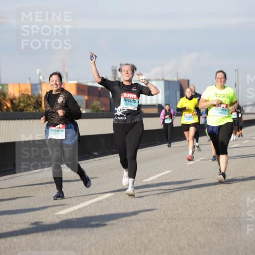 03.10.2025 - Köhlbrandbrückenlauf Jannik Wohlers http://msf.ph/oto/9095031 03.10.2025 10:13:09 Position 3 2041, 1749, 1800 meine-sportfotos.de