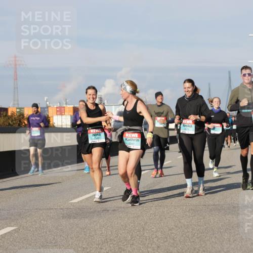 03.10.2025 - Köhlbrandbrückenlauf Jannik Wohlers http://msf.ph/oto/9095038 03.10.2025 10:01:20 Position 3 2349, 2247, 2670 meine-sportfotos.de