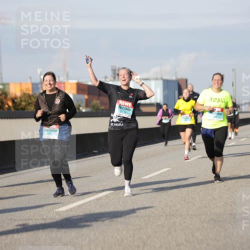 03.10.2025 - Köhlbrandbrückenlauf Jannik Wohlers http://msf.ph/oto/9095043 03.10.2025 10:13:10 Position 3 1749, 2041, 7 meine-sportfotos.de