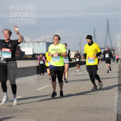 03.10.2025 - Köhlbrandbrückenlauf Jannik Wohlers http://msf.ph/oto/9095051 03.10.2025 10:13:10 Position 3 1749, 1800 meine-sportfotos.de