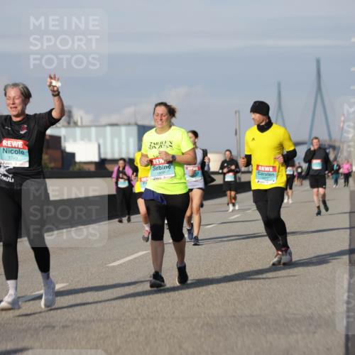 03.10.2025 - Köhlbrandbrückenlauf Jannik Wohlers http://msf.ph/oto/9095055 03.10.2025 10:13:11 Position 3 1749, 7, 1800 meine-sportfotos.de