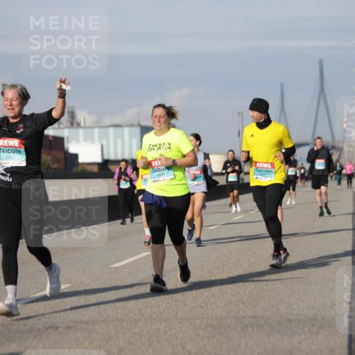 03.10.2025 - Köhlbrandbrückenlauf Jannik Wohlers http://msf.ph/oto/9095060 03.10.2025 10:13:11 Position 3 1749, 29, 1800 meine-sportfotos.de