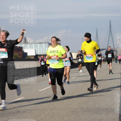 03.10.2025 - Köhlbrandbrückenlauf Jannik Wohlers http://msf.ph/oto/9095067 03.10.2025 10:13:11 Position 3 1749, 1800 meine-sportfotos.de